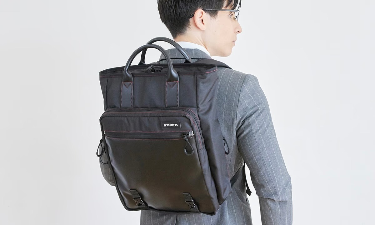 肩や腰の負担を軽減。ショルダー部分にサスペンション機能を搭載した 