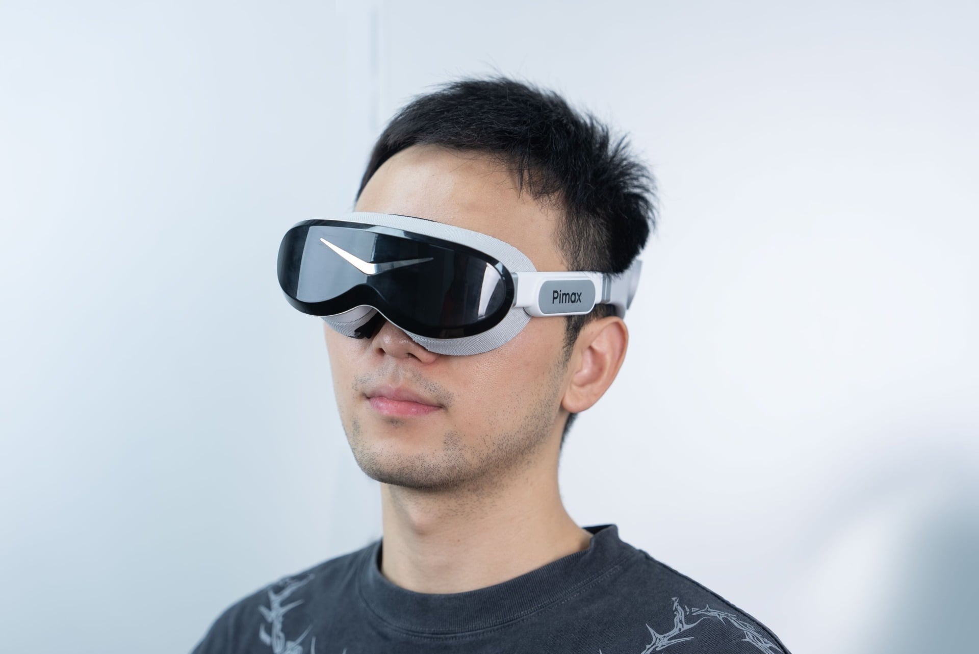 みんな待ってた「本当に軽いVRヘッドセット」完成。その重さ、ほぼ