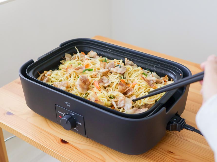 象印の「鍋もできるホットプレート」、コンパクトだから日常づかいに