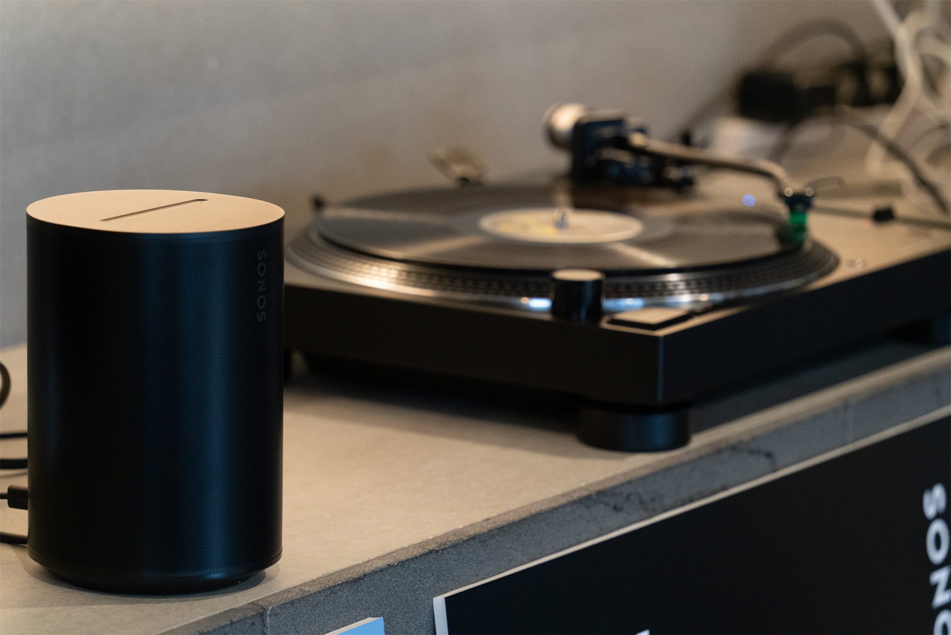 Sonosの新作は「ズンとくるサウンド」持ち運べる。『Sonos Play』試し