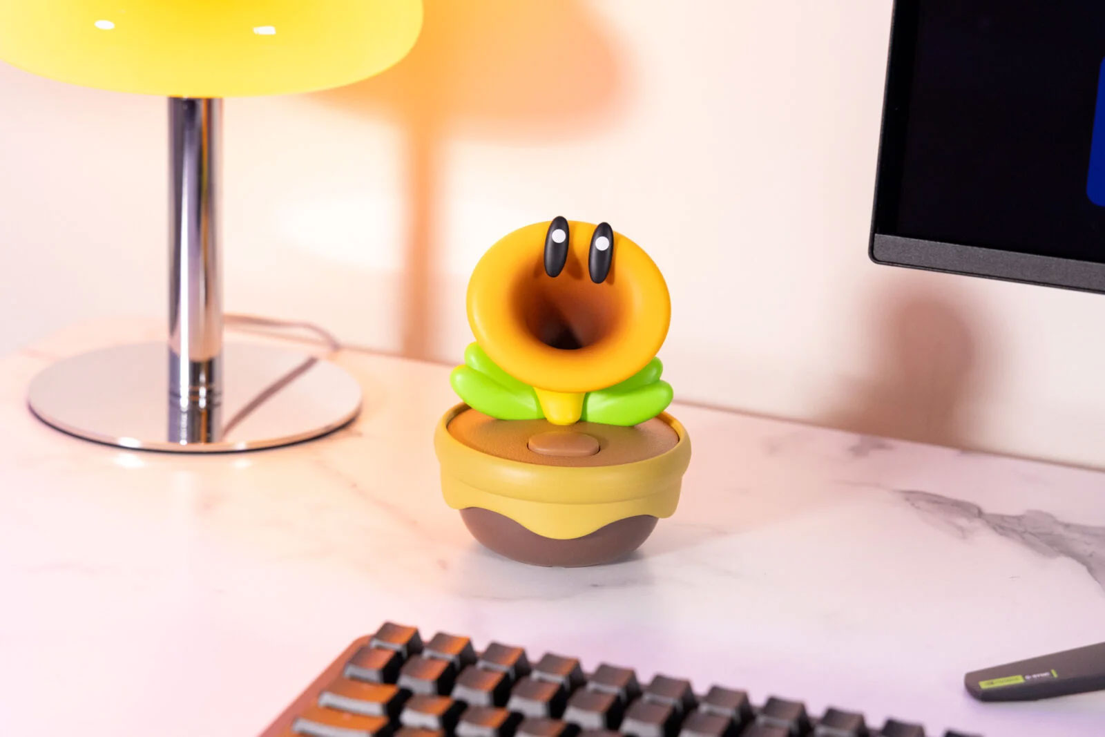 任天堂の「おしゃべりフラワー」発売。超アナログでうるさいだけだが