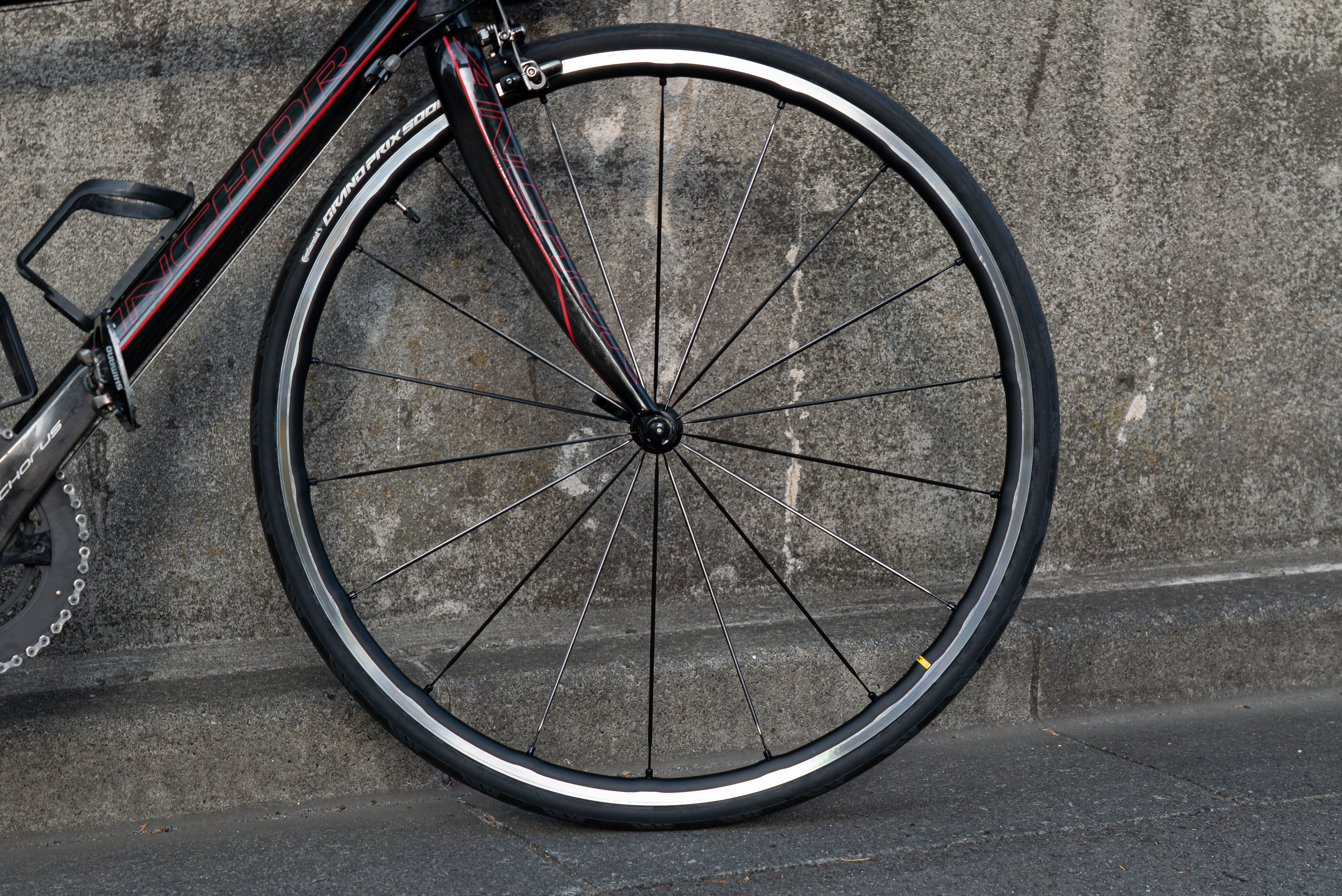 まだ買えた、「リムブレーキのロードバイク用ホイール」。進化は止まっ