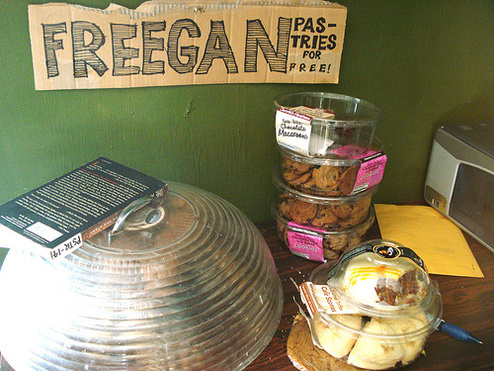 081226freegan04.jpg