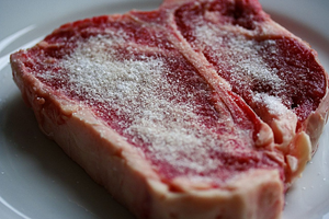 090525Salt_and_Cheap_Steak.jpg