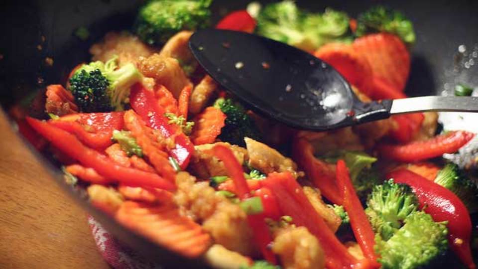 本当に美味しい食事が食べたいなら、レストランより「自炊」するべし