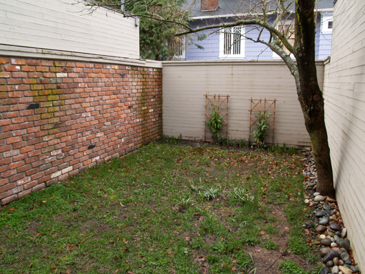 110629zenlikeoutdoorworkspace2.jpg