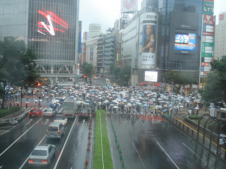 雨が降った時に無料で傘を貸してくれるサービス「シブカサ」