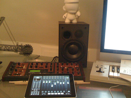 120322iphonemusic03.jpg