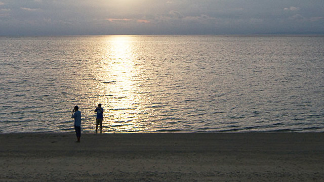 沖縄の砂浜にあなたの気持ちを描いてくれるサービス「SAND MESSAGE」