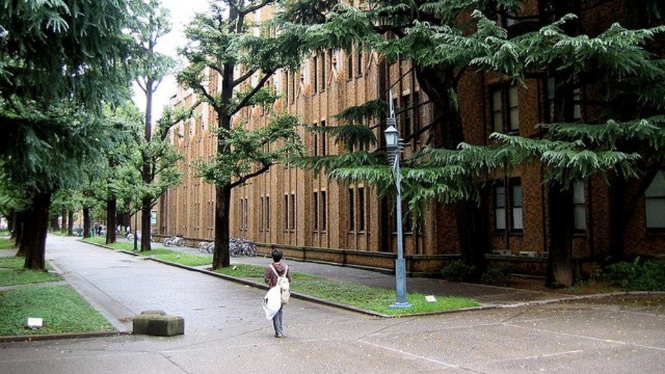 『SkyDrive』を使って講義ノートを売っていた、とある大学生の話