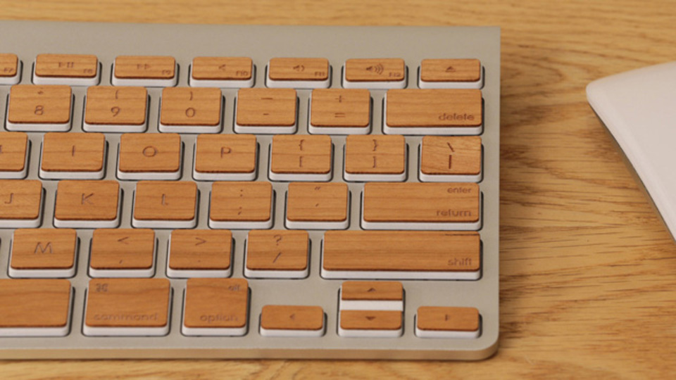 手軽にできる! Macのキーボードをぬくもりある木目柄にしてみよう