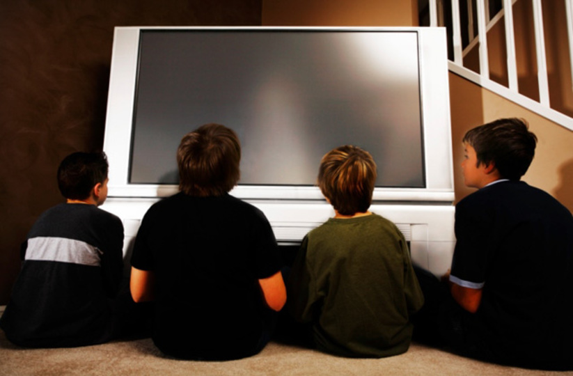 テレビの視聴距離は画面の高さの約3倍がベスト