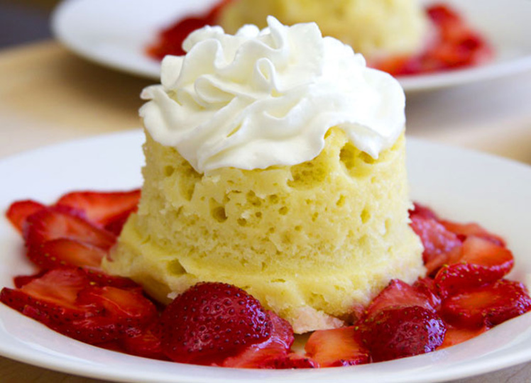混ぜてチンするだけで驚くほどしっとりしたケーキができるレシピ