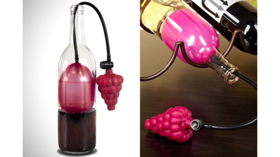 飲み残したワインを風船で密閉する｢Air Cork Wine Preserver｣