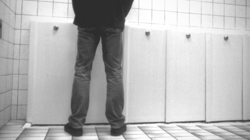 ビタミン剤を飲むとおしっこがびっくりするほど黄色くなる理由