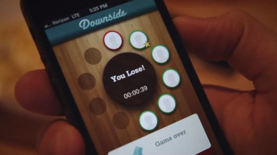スマホの画面を見たら負け、なゲームアプリ『Downside』