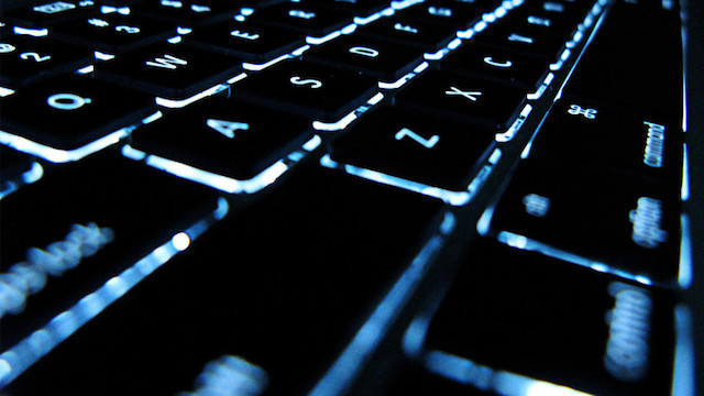 新旧MacBookキーボードのライトを微調整できる無料アプリ『Lab Tick』