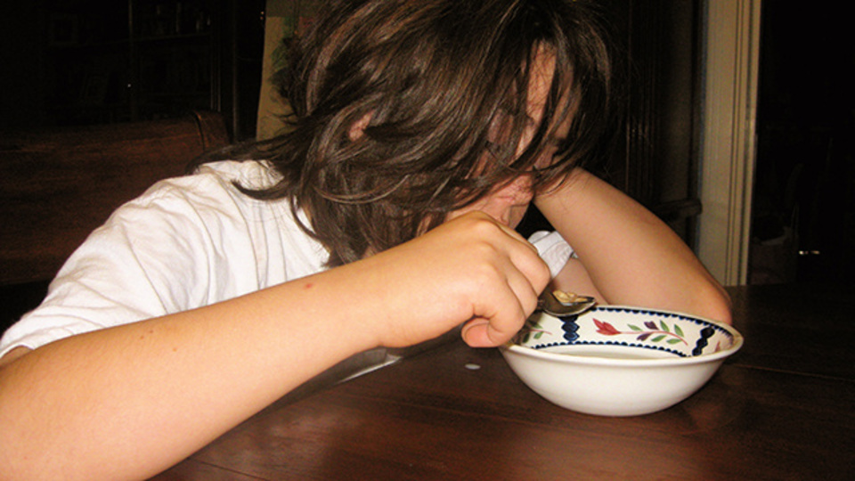 睡眠不足はダイエットの敵。ジャンクフードを食べ過ぎてしまうのは寝不足のせい!?