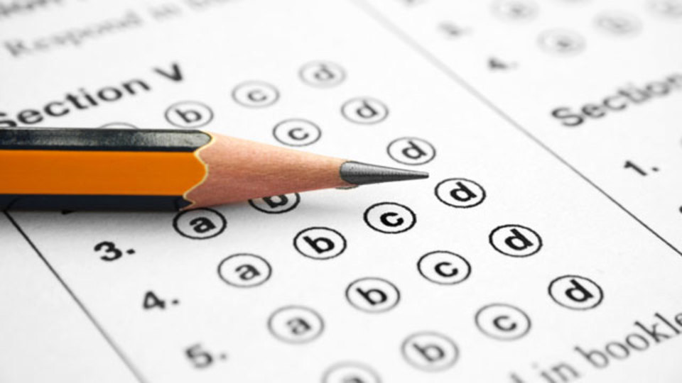 選択問題式のテストは勉強の役に立たない?:意外な研究結果