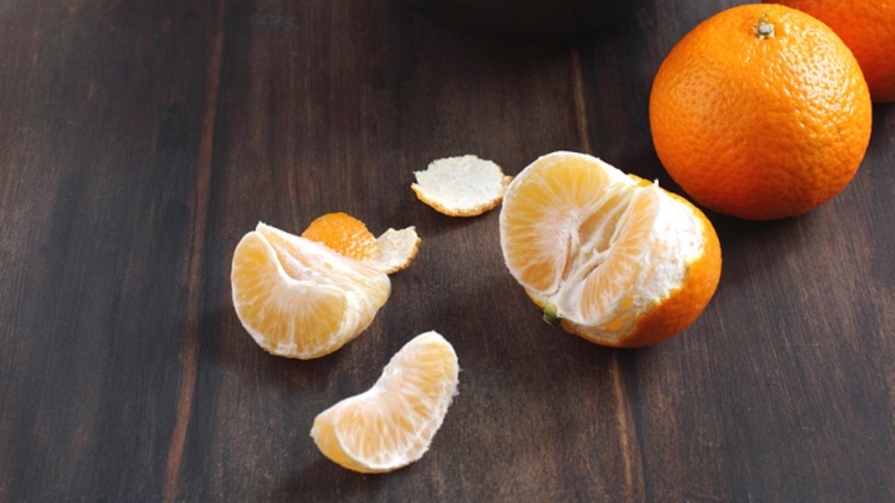 みかんの白いスジを取り除かないほうがいい理由 ライフハッカー 日本版 みかんの白いスジを取り除かないほうがいい理由 ライフハッカー 日本版