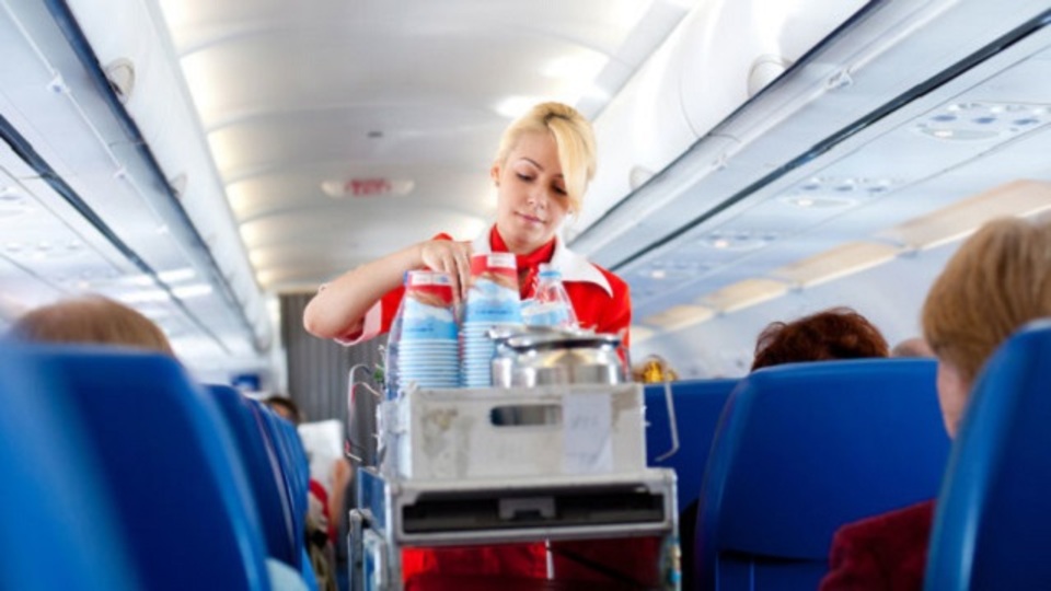 飛行機の蛇口から出る水は飲まないほうがいいかもしれません