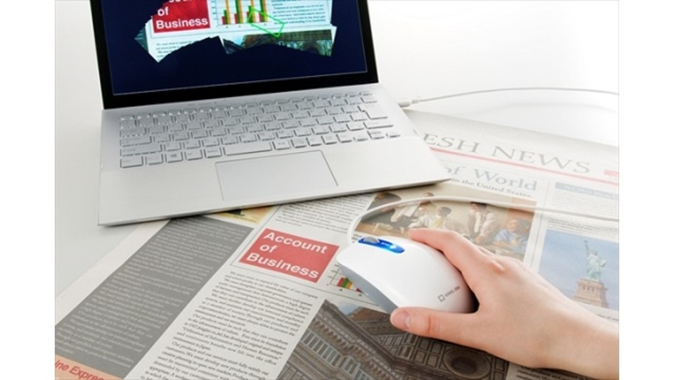 新聞を切り抜く感覚でデジタル化できる「マウス型スキャナ」
