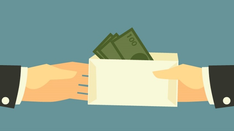 最初に金額を出したら負け? 給料交渉を成功させる方法