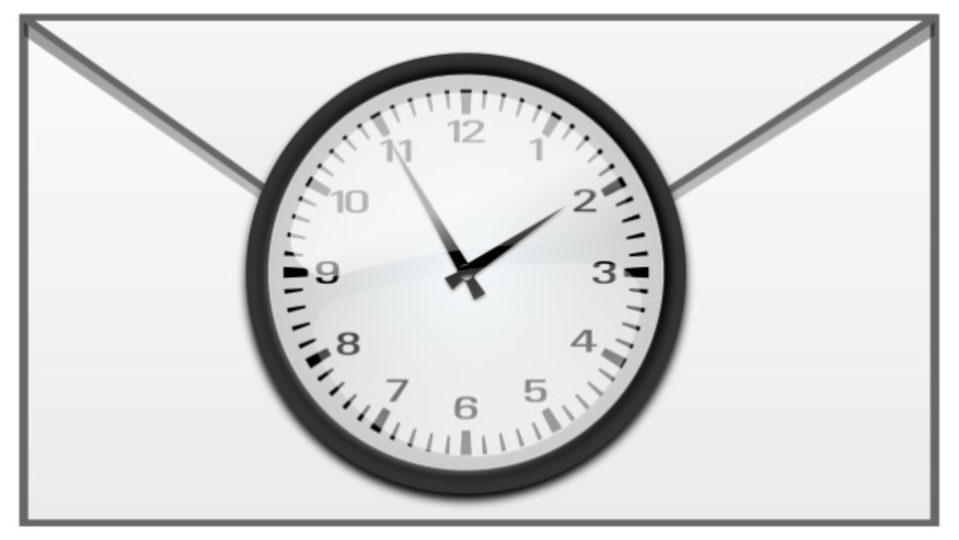 即レスを期待するなら、午後2時のメール送信がベスト