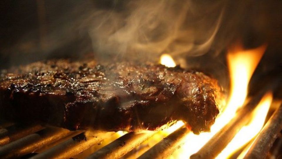 この夏を楽しむ「BBQマスター」になるための準備と実践のコツ