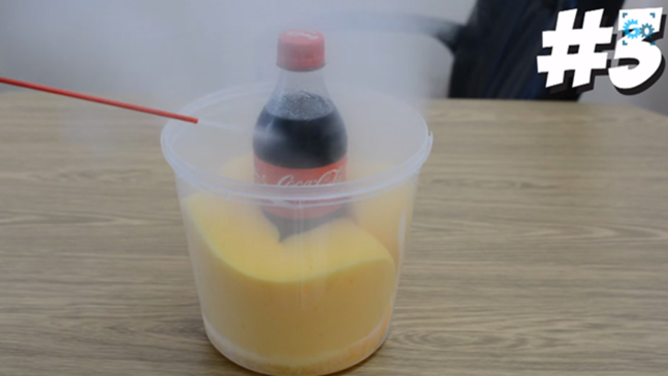 エアスプレーがあれば、ぬるい飲み物を素早く冷やせる
