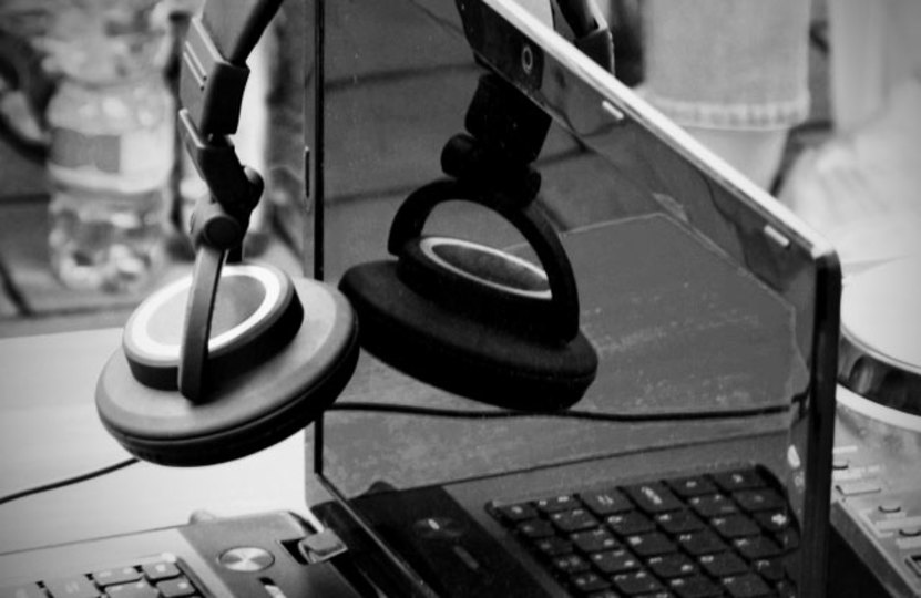 JavaScriptで様々な音楽を作り出せるDAWサービス「wavepot」