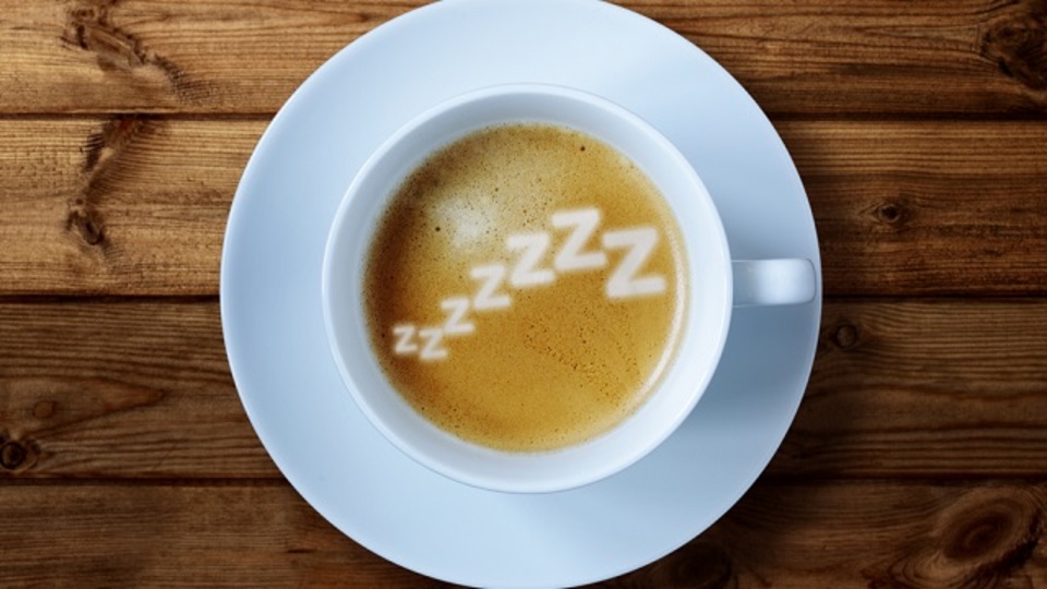 コーヒーを飲んだ直後に20分間の昼寝をすると疲れが抜ける