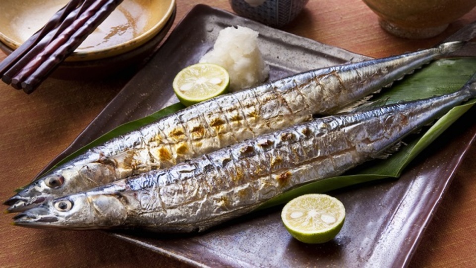 旬の秋刀魚を、面倒くさいグリルの代わりにフライパンでおいしく焼くコツ