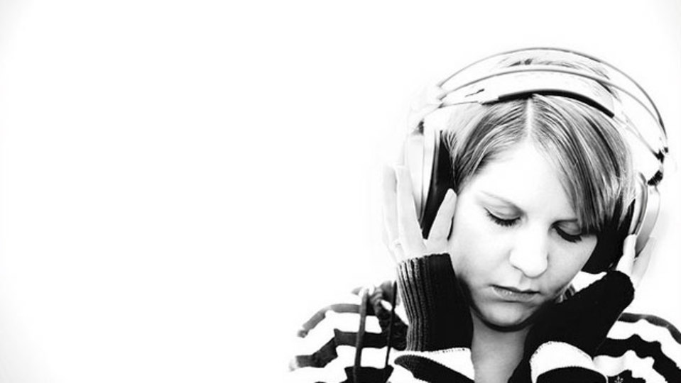 好きな音楽を15分だけ。ここぞという時に集中する簡単な方法