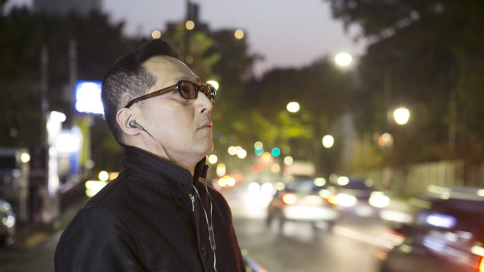 持ち歩けるモバイル・リスニングルーム。ノイズキャンセリング・イヤホン「Bose QuietComfort 20」