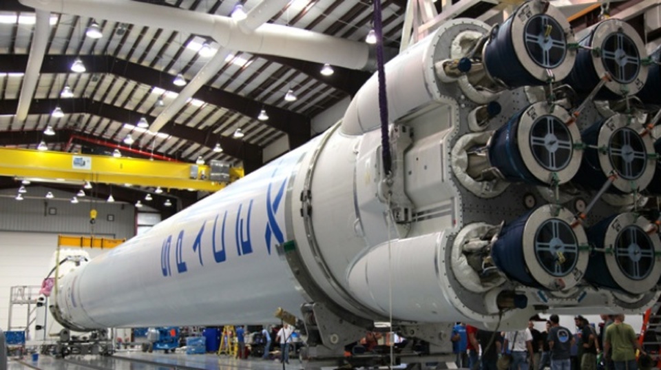 イーロン・マスク氏がロケットの海上着陸パッドを公開