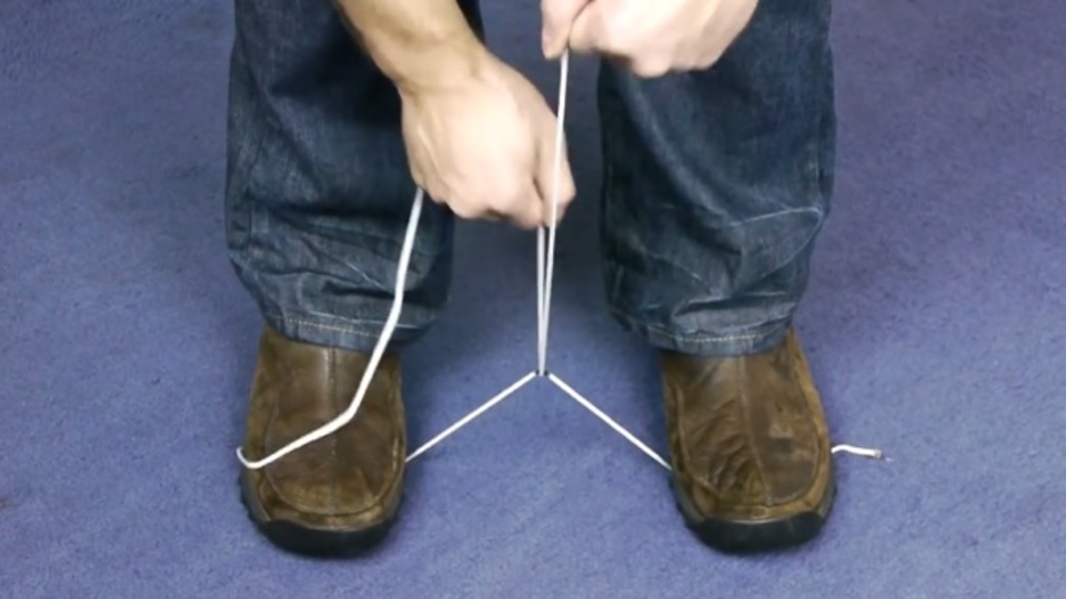 道具を使わずに摩擦だけでロープやひもを切る方法