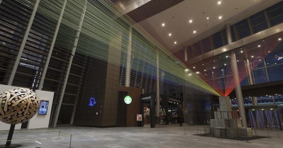 アーティストの共犯者として、都市に新しい表現を仕掛けていく:成り行き任せの海外アート起業記第2回