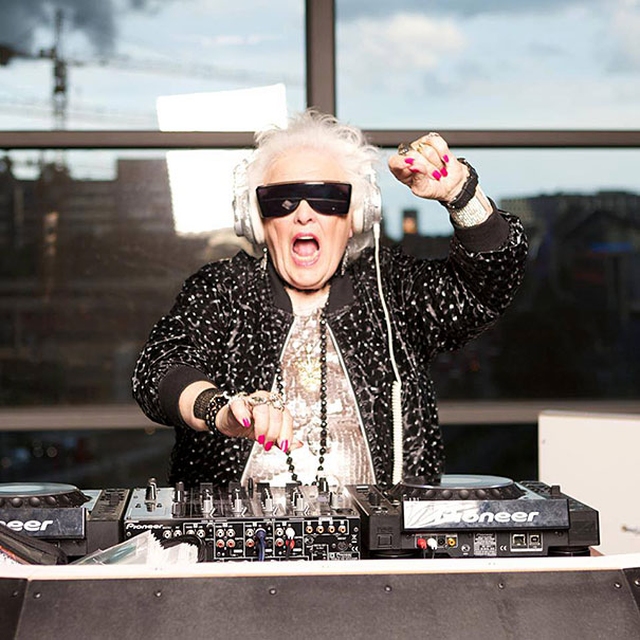 150130gizmodo_senior_4.jpg