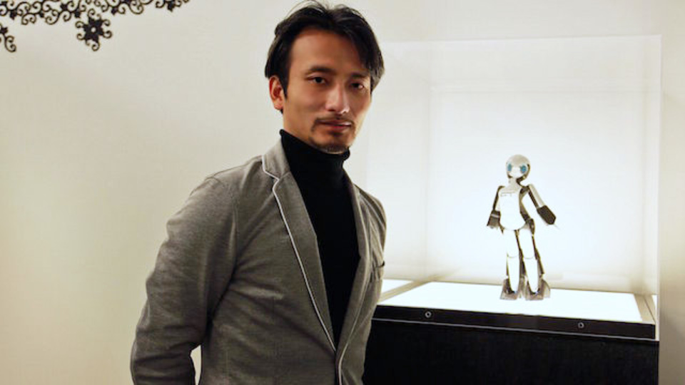 人のカタチをした小さなロボットが、情報端末のパラダイムを大きく変える/ロボットクリエイター高橋智隆さん