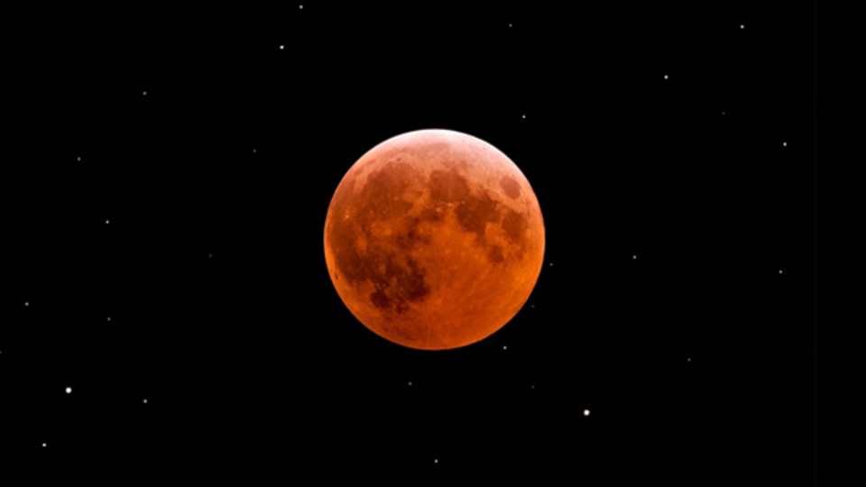 4月4日の皆既月食は21時がピーク