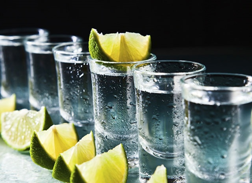 汗ばむ日には氷点下まで冷やして召し上がれ ウォッカのおいしい飲み方 ライフハッカー 日本版