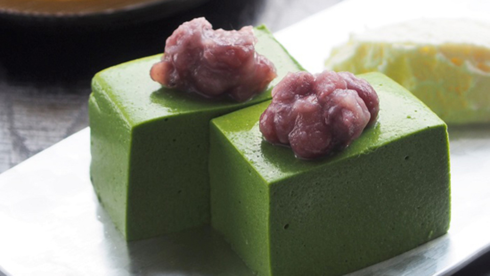 苦みがほんのりと広がる「抹茶のババロア」