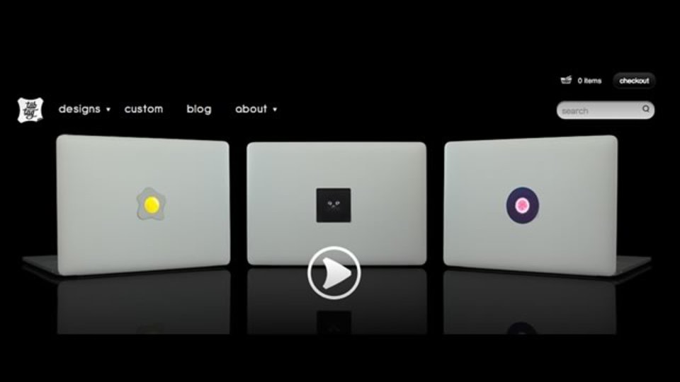 MacBookの林檎マークの光を利用したステッカーが手に入るサイト「tabtag」