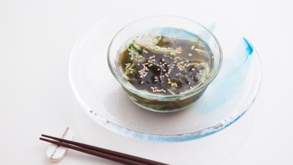 時間がない朝に作るエナジー朝食:暑さを和らげる「冷製わかめスープ」