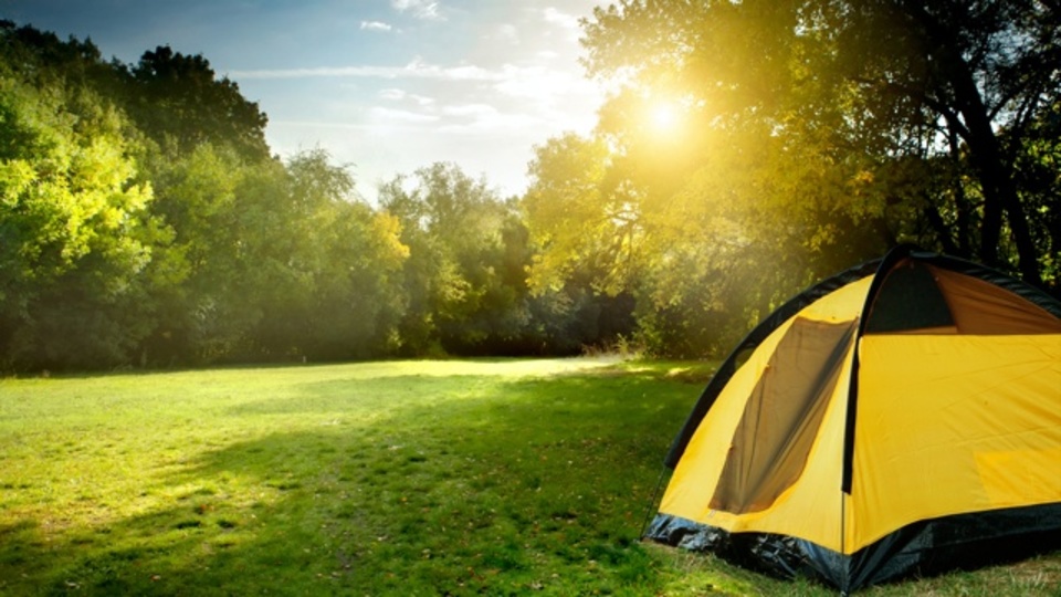 「夏キャンプ」の眠りを改善する2つのアイデア