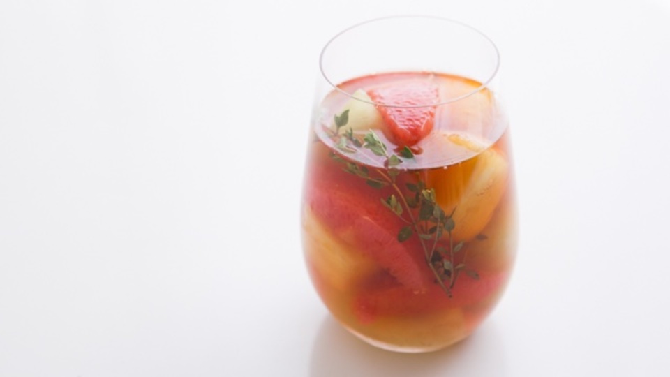 時間がない朝に作るエナジー朝食:デトックス効果でカラダをキレイに「冷凍フルーツティー」