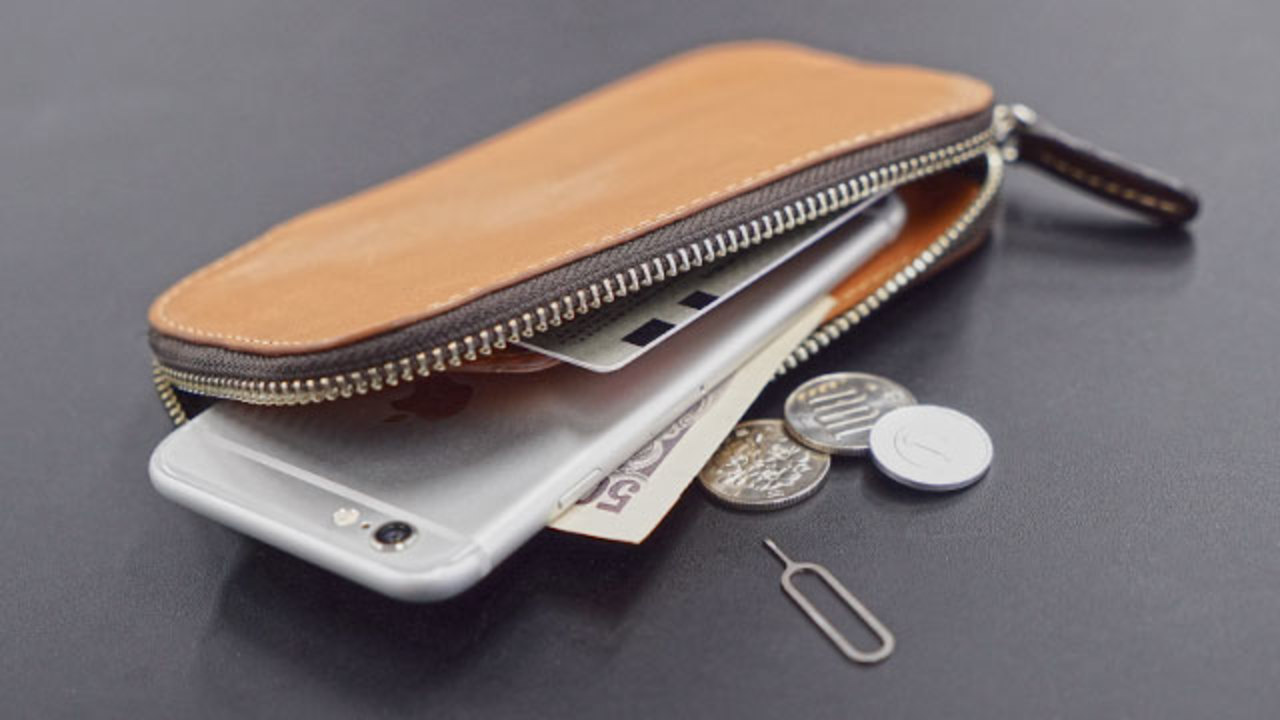 Iphoneごとポケットに入るサイフ 今日のライフハックツール ライフハッカー 日本版