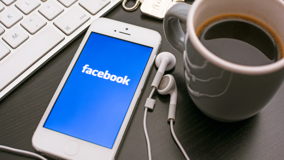 Facebook Messengerのテーマを黒背景に切り替えられる拡張機能「Facebook Messenger - Dark Theme」