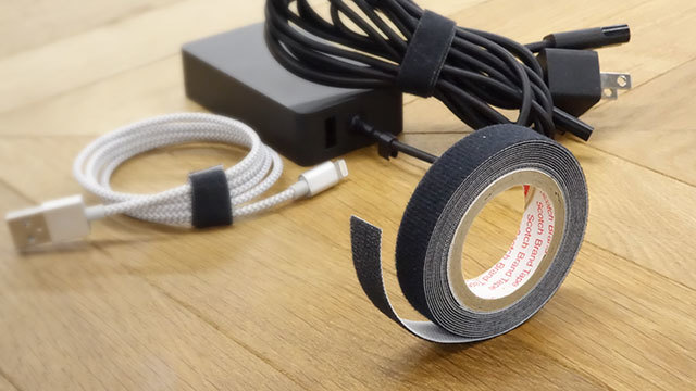 充電ケーブルのまとめに。テープみたいなマジックベルト【今日のライフハックツール】